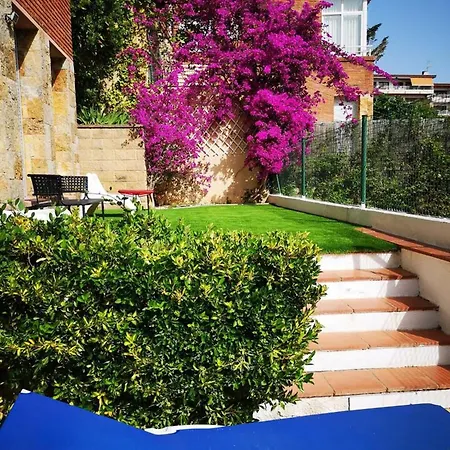 מלון 4 Bedrooms With Sea View Private Pool And Enclosed Garden At 4*