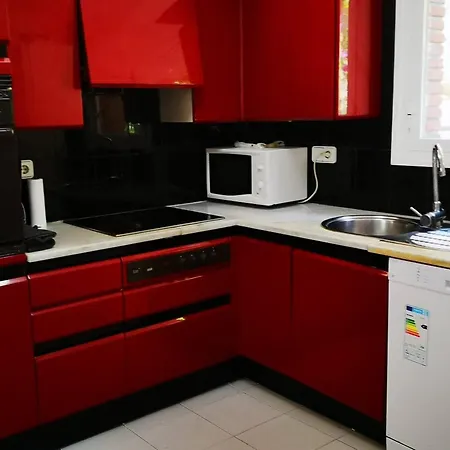 4 Bedrooms With Sea View Private Pool And Enclosed Garden At טוסה דה מאר