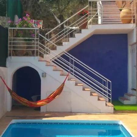4 Bedrooms With Sea View Private Pool And Enclosed Garden At Готель 4*