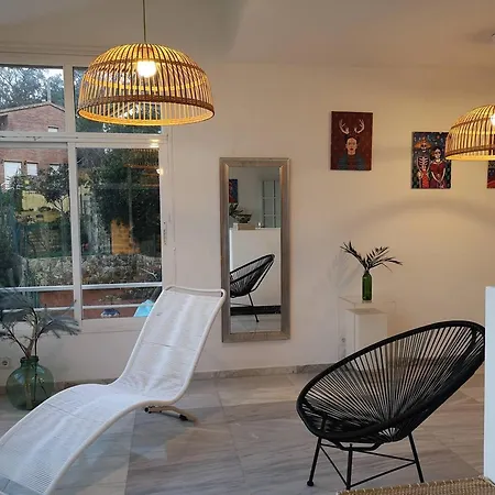 מלון 4 Bedrooms With Sea View Private Pool And Enclosed Garden At