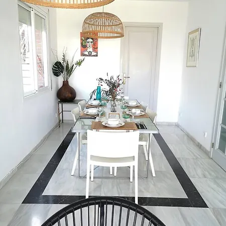 4 Bedrooms With Sea View Private Pool And Enclosed Garden At Готель 4*