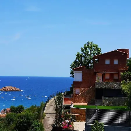 4 Bedrooms With Sea View Private Pool And Enclosed Garden At Hotel 4*