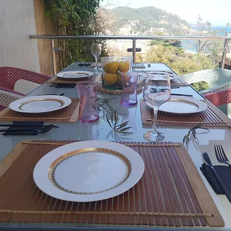4 Bedrooms With Sea View Private Pool And Enclosed Garden At Hotel 4*