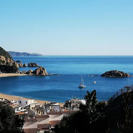 4 Bedrooms With Sea View Private Pool And Enclosed Garden At