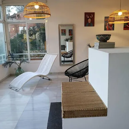 4 Bedrooms With Sea View Private Pool And Enclosed Garden At